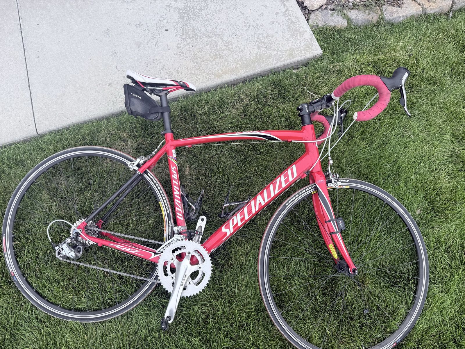 Specialized Allez elite Road Bike Red Shimano 105 Components size large 56