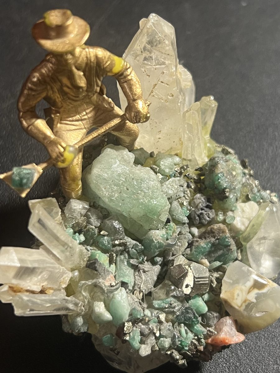 Main image 6