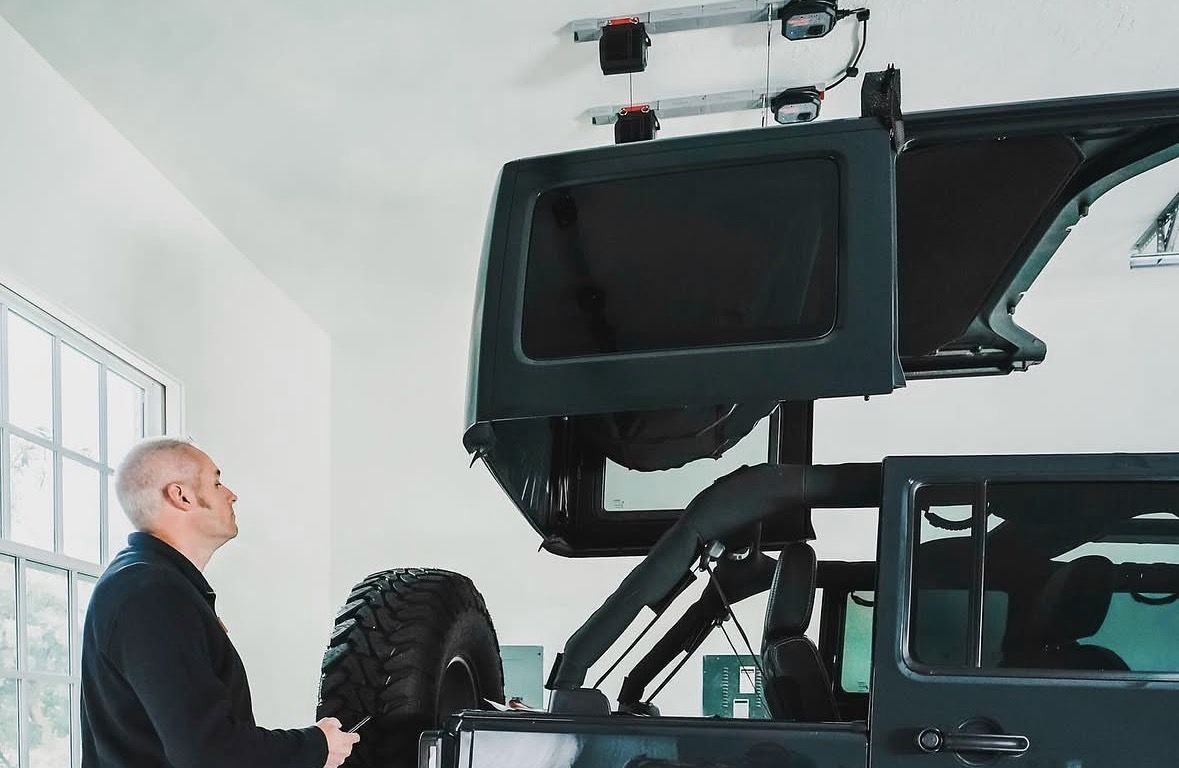 Garage Smart Bronco / Jeep Hardtop Motorized Lift Hoist System with Smartphone Control