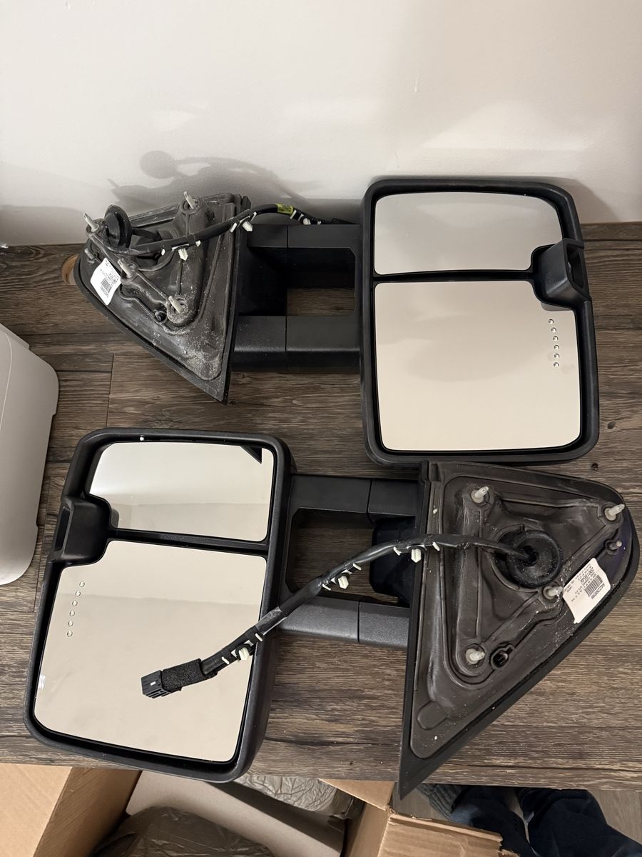 Tow mirrors 2015–2019 Chevrolet and GM pickup trucks part number 23372182