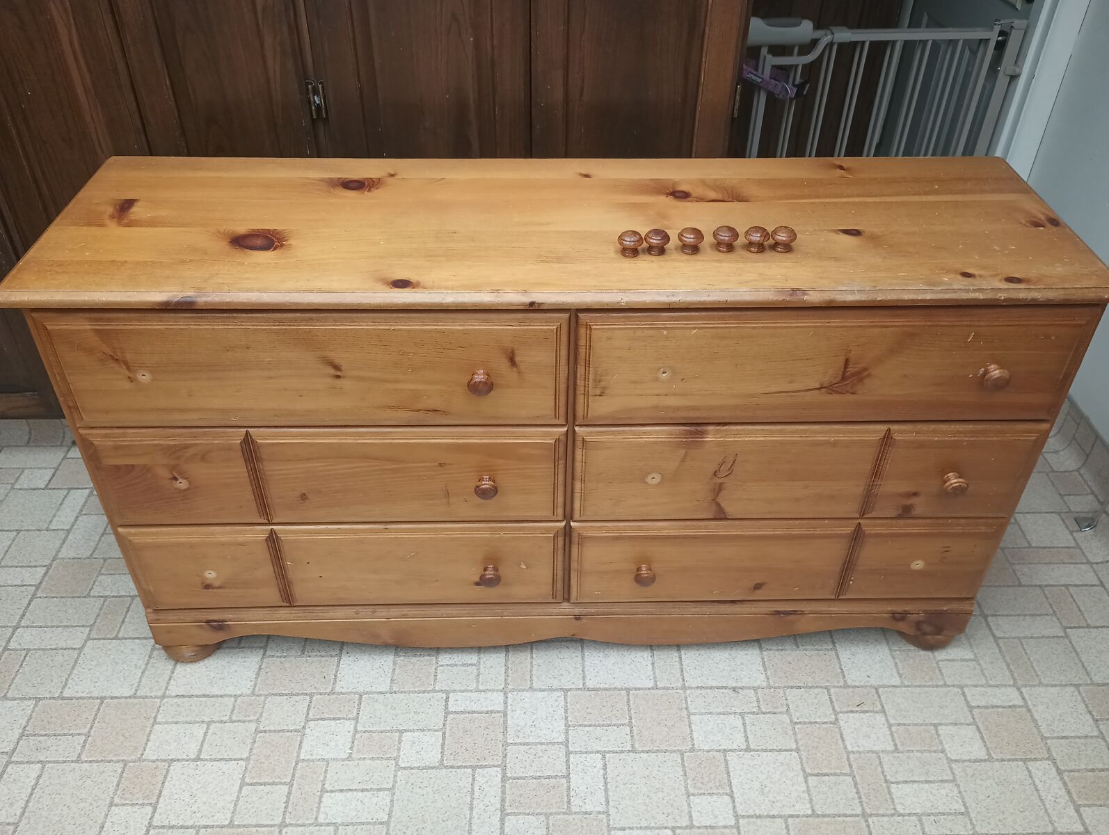 63"x18"x30" pine dresser works