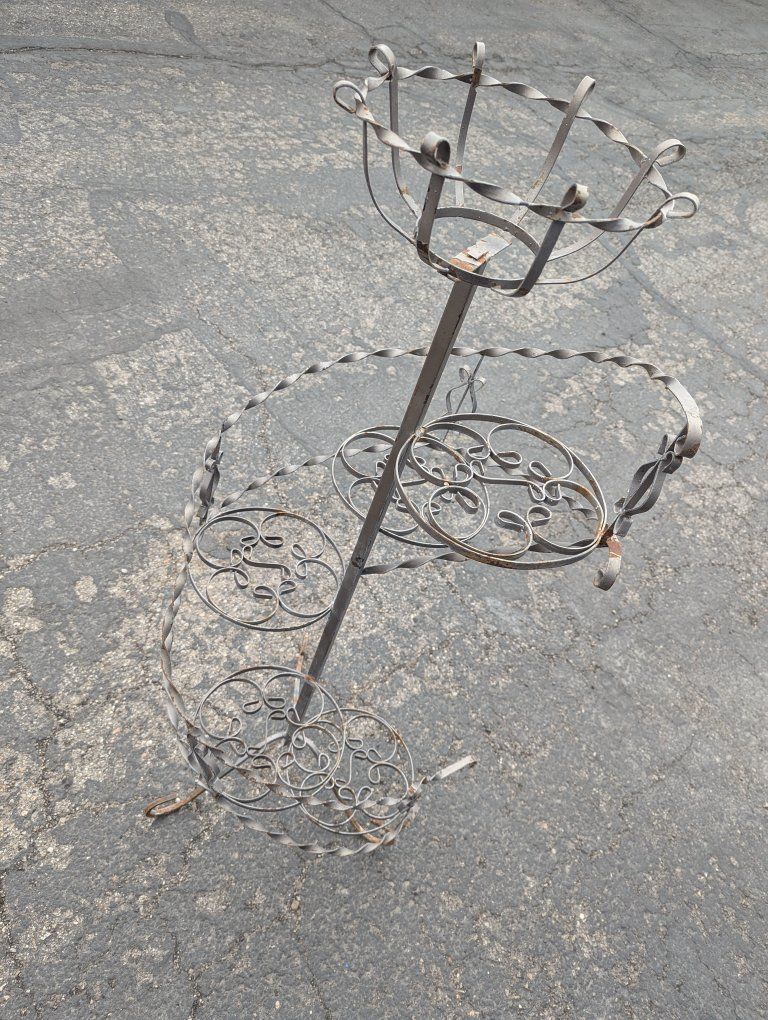 Vintage Wrought Iron Plant Stand / Garden Stand