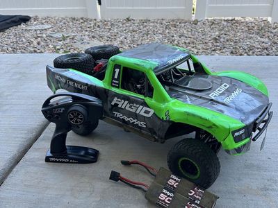 Traxxas UDR RC Trophy Truck