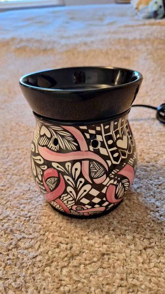 Scentsy Pink Ribbon Breast Cancer Awareness Electric Wax Tart Warmer Melter Home Decor