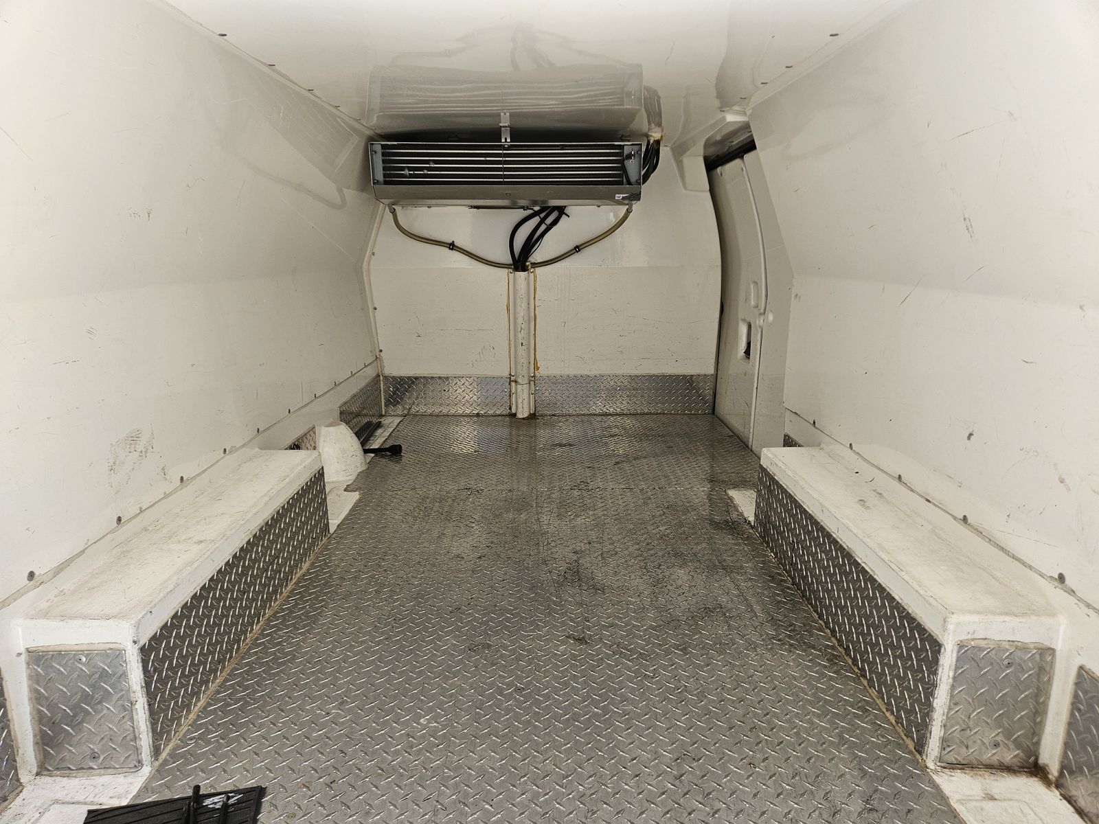 Main image 6