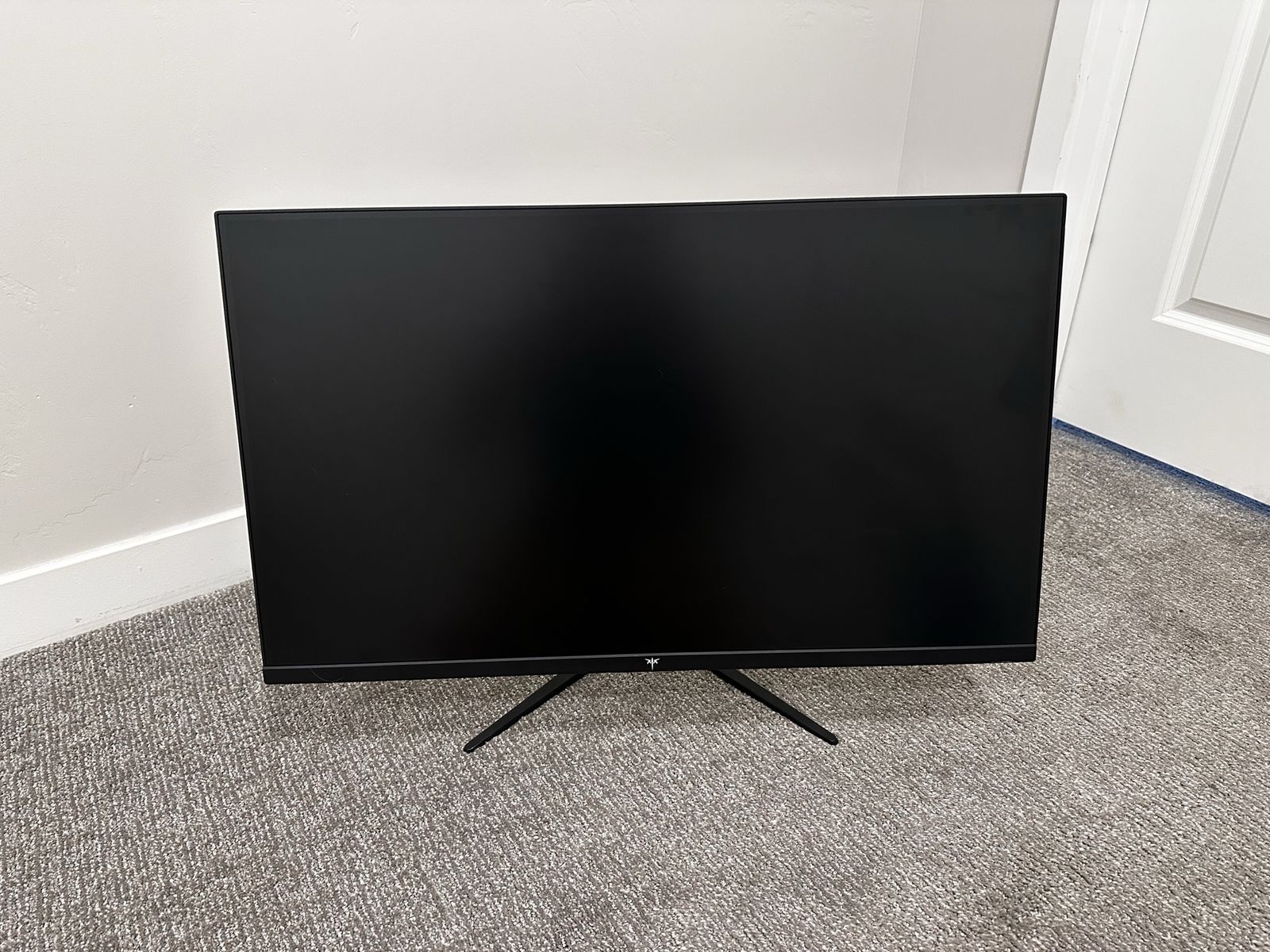 32 inch lightly used gaming monitor
