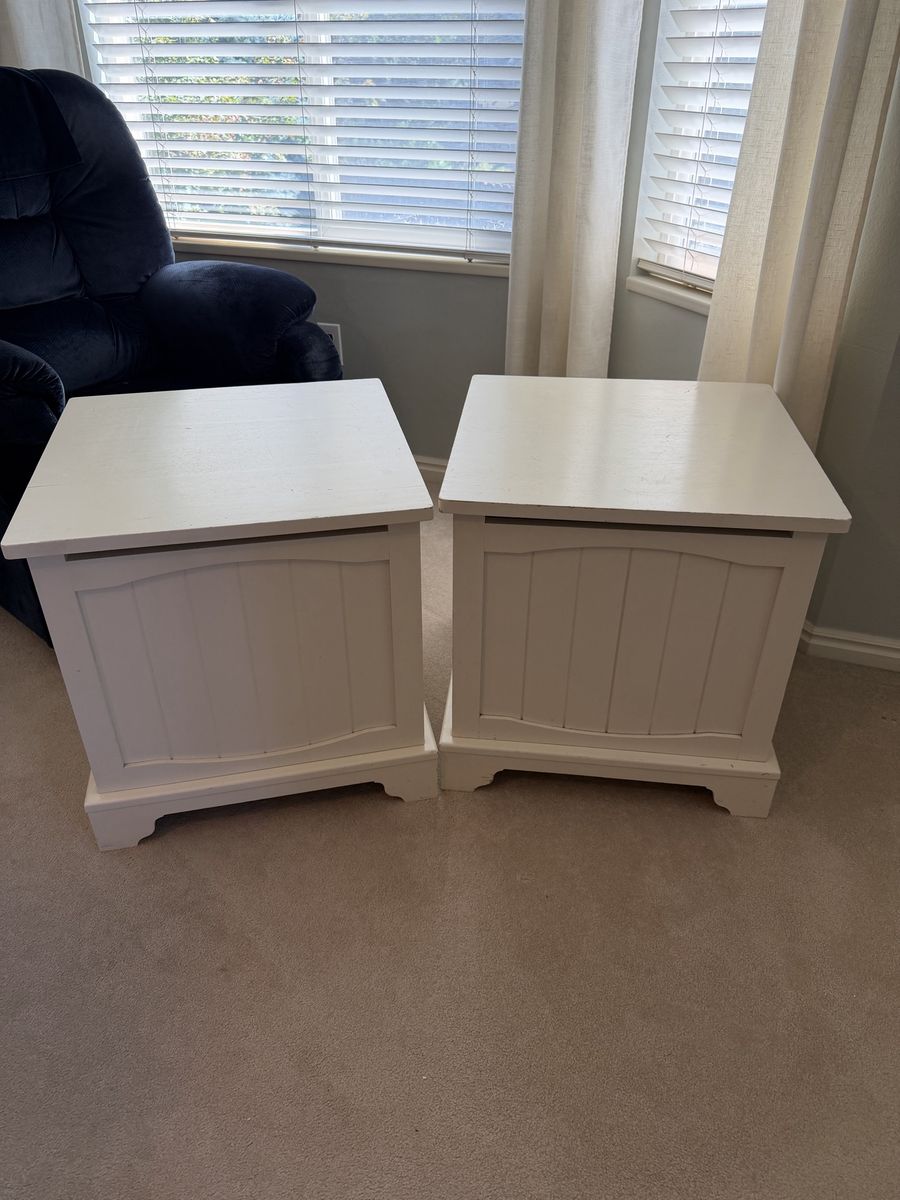 Set of 2 White Farmhouse End Tables / Nightstands with Storage (21.5")