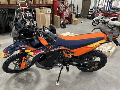 2027 KTM 890 Adventure R Rally