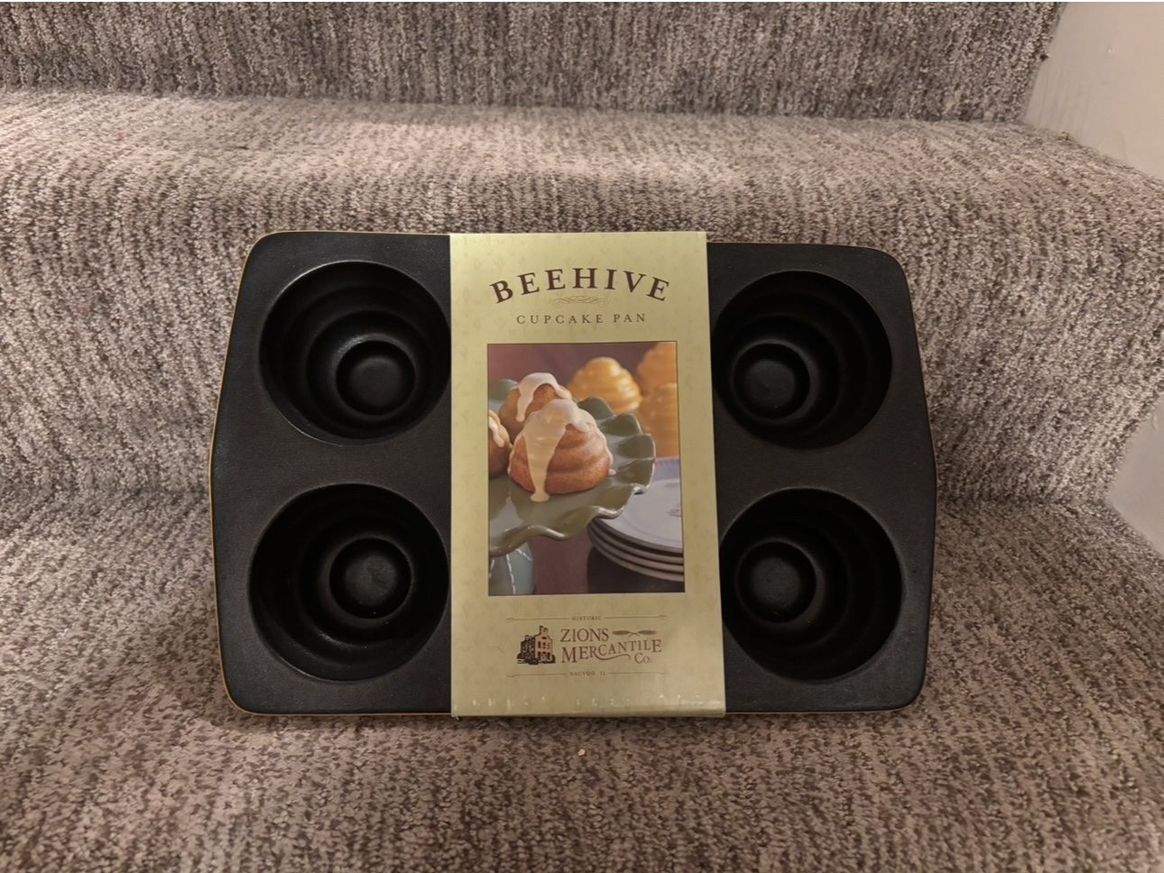 New Beehive Cupcake Pan Great Gift Idea For A Baker!