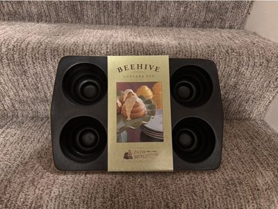 New Beehive Cupcake Pan Great Gift Idea For A Baker!