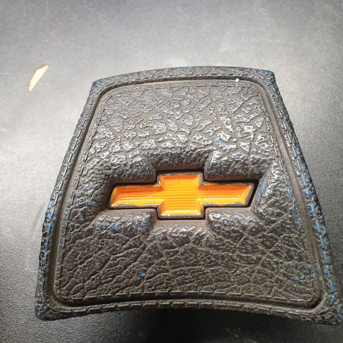 steering wheel horn button off early '70s Chevy tr