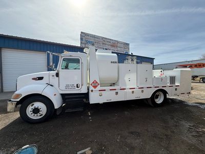 2006 Peterbilt lube truck
