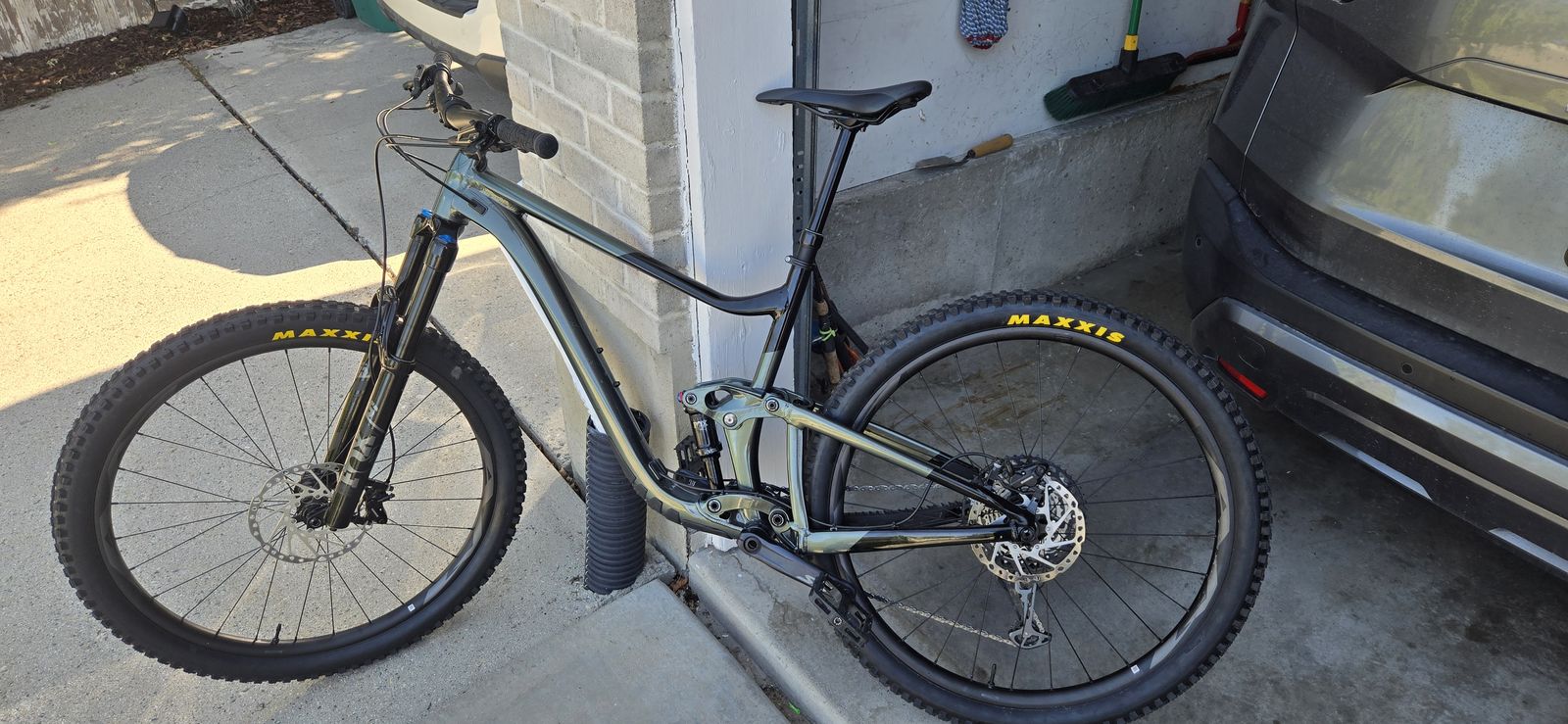 2022 Giant Trance X 2 29er