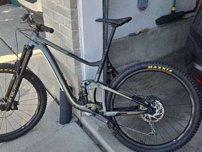 2022 Giant Trance X 2 29er