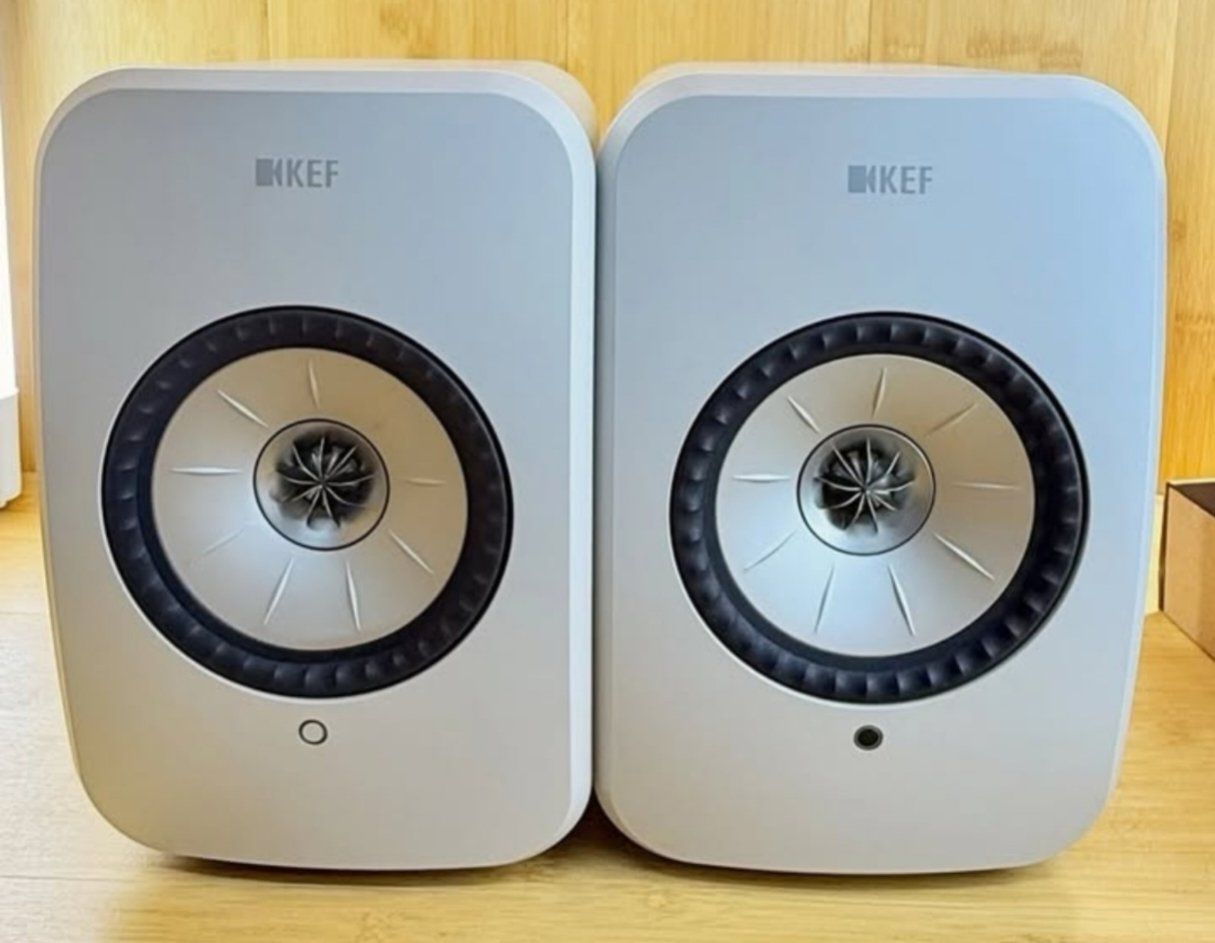 KEF LSX II LT Wireless HiFi Speakers - White - Like New with Original Box