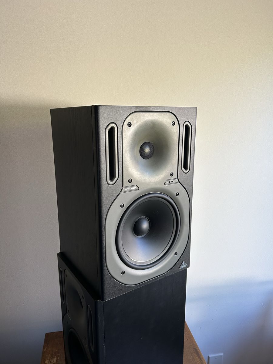 Behringer Truth B2031 Powered Studio Monitor