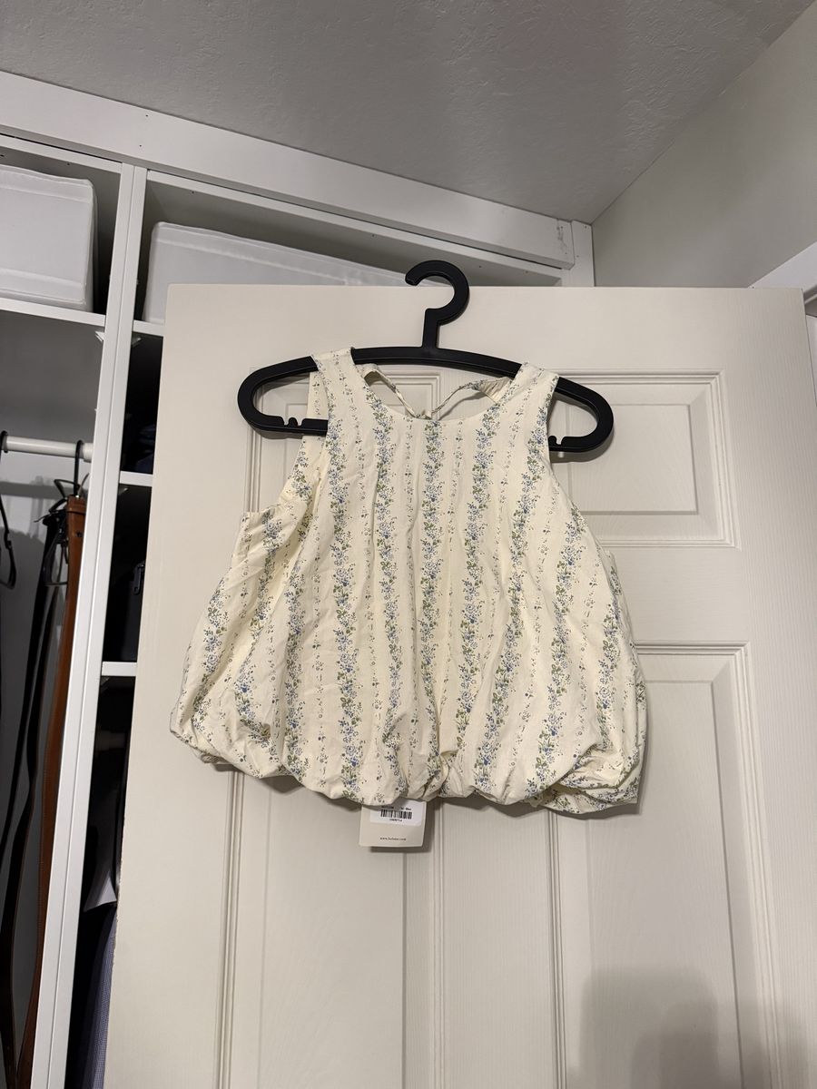 Böhme Floral Print Bubble Hem Crop Top NWT Size Medium
