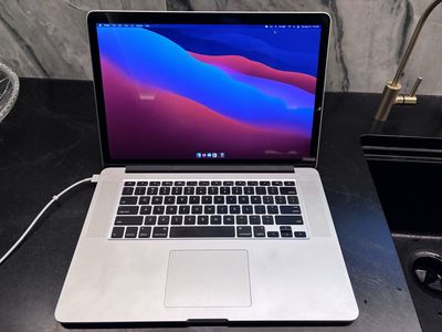 2014 MacBook Pro i7 16GB RAM 256GB