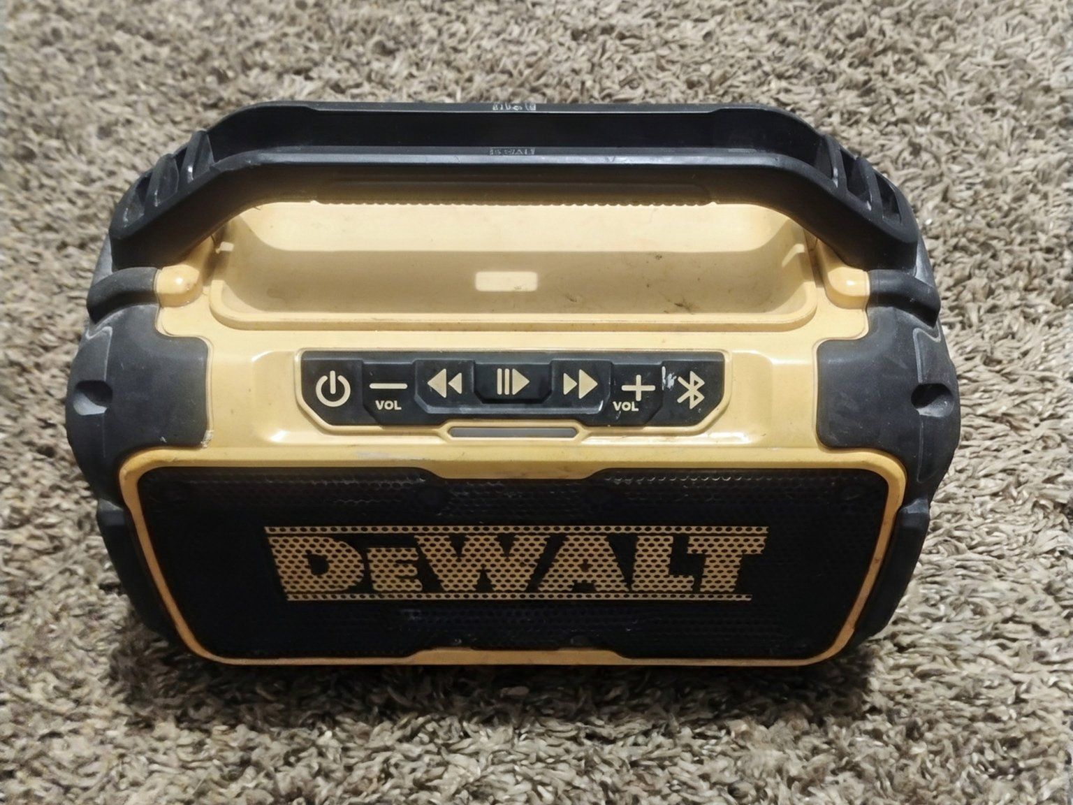 DEWALT Portable Bluetooth Jobsite Speaker with 2ah battery.