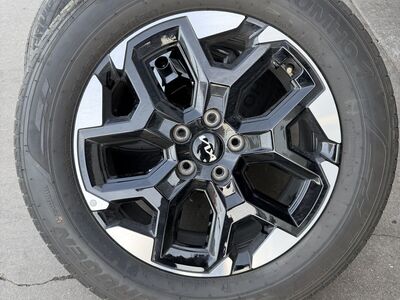 2025 Kia Sorento Wheels and Tires