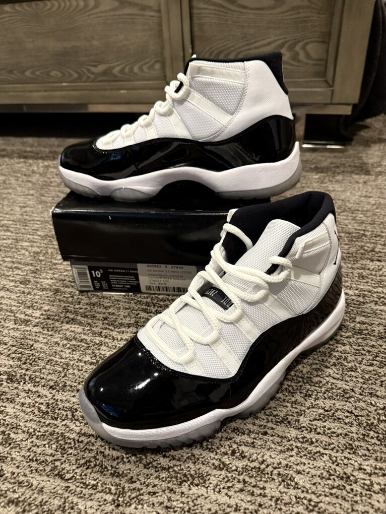 Air Jordan 11 Retro Concord Size 10.5