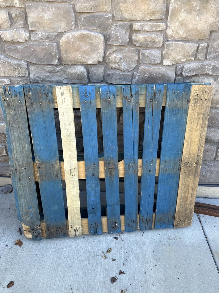 Free Small Wood Pallet