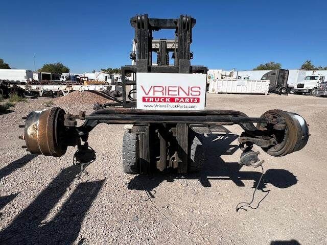 EATON / SPICER Front Axle Assembly