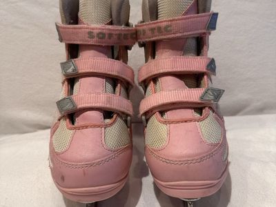 Jackson, softec youth size 1 pink/creme ice skates with Velcro straps
