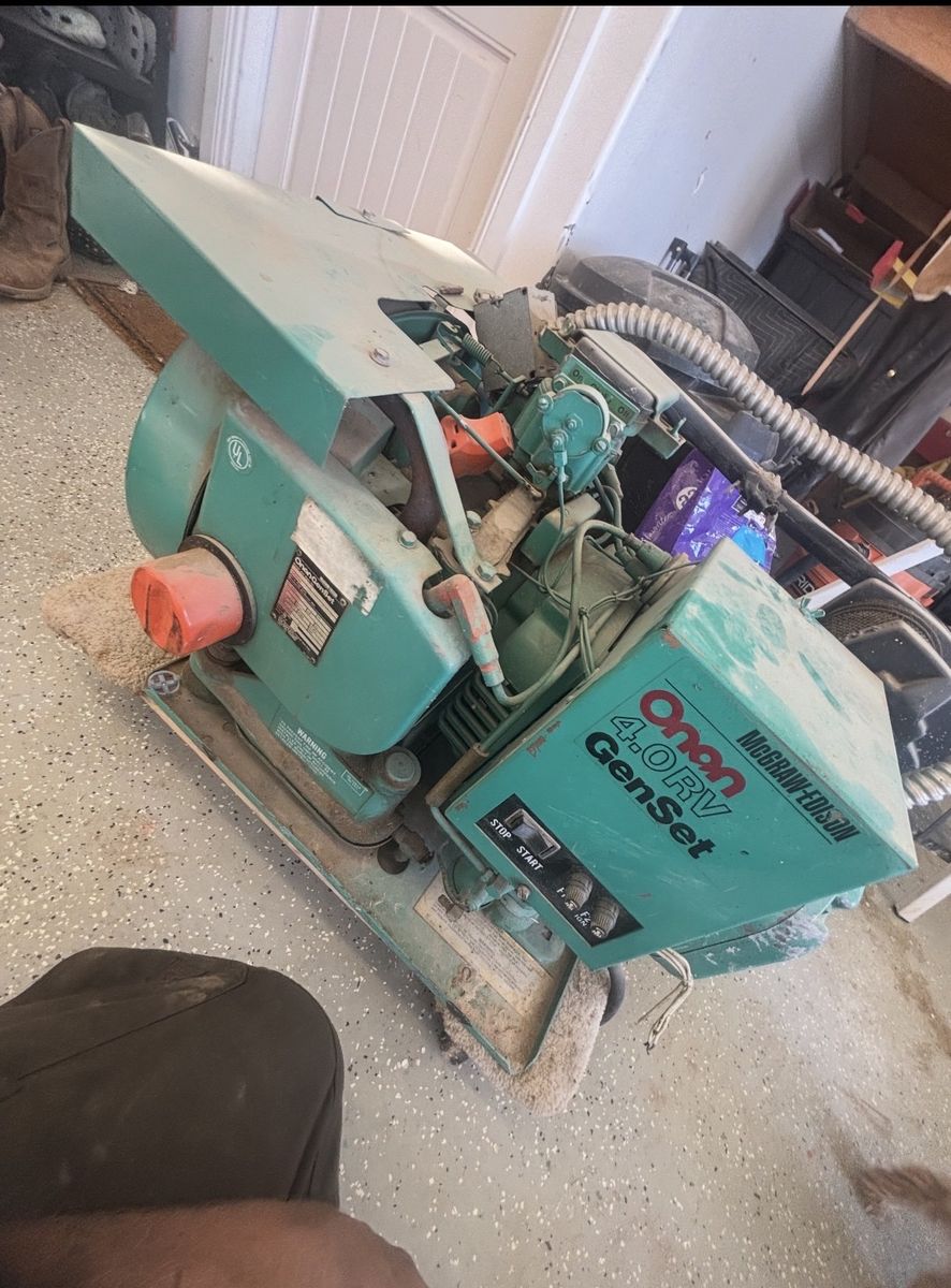 McGraw-Edison Onan 4.0RV GenSet Generator - Portable Power Solution