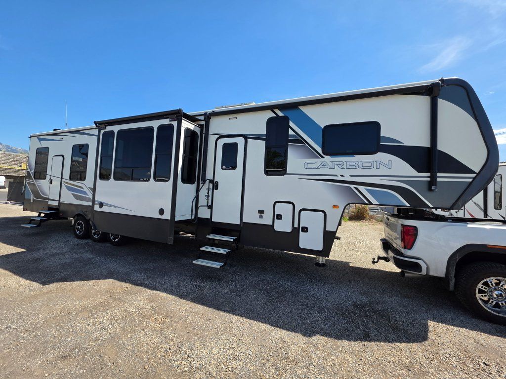 2022 Keystone Carbon 398 17 Foot Garage Toy Hauler