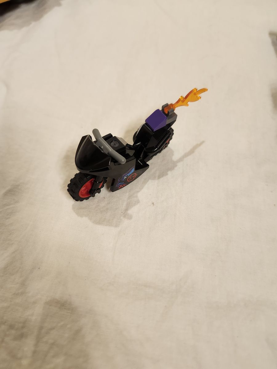 Main image 6