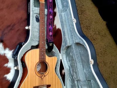 Luna SONG GC Acoustic-Electric Guitar, Natural Finish, Cutaway Body, with Hard Case & Brand new strap