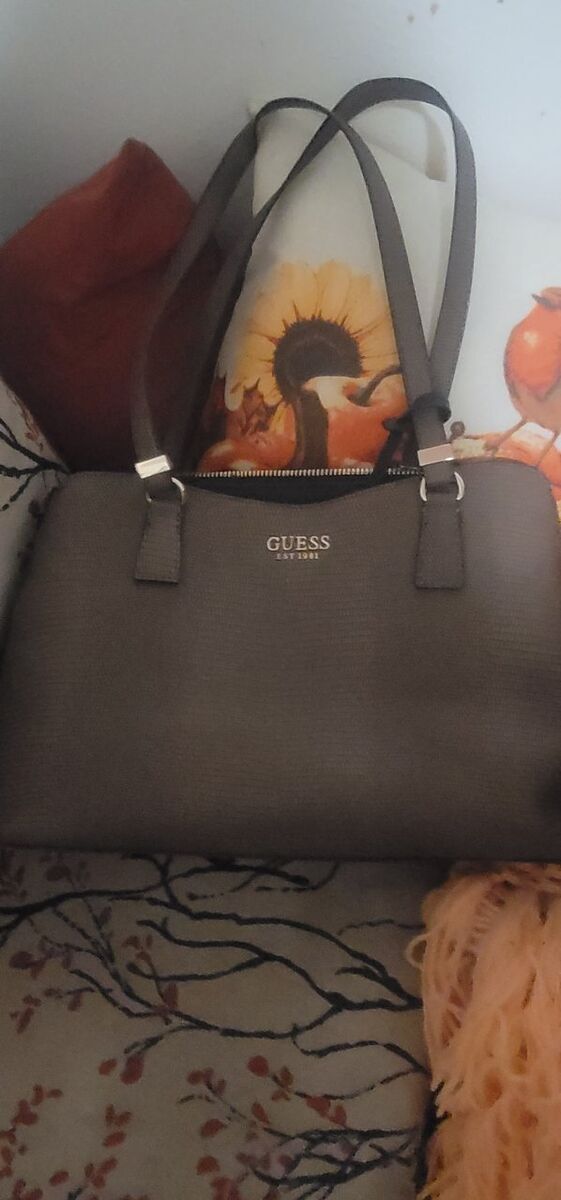 Guess Lyndi Small Girlfriend Satchel.