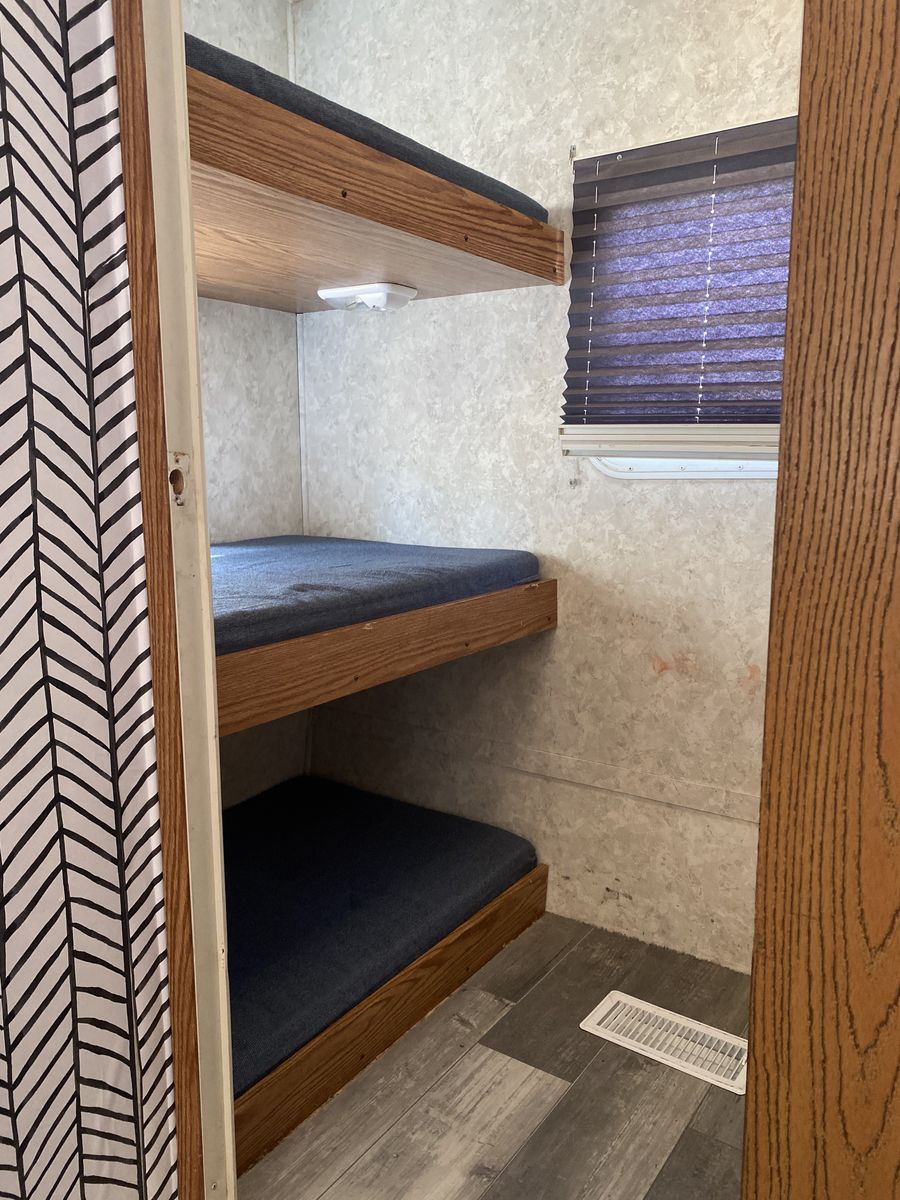 2002 Keystone Cougar