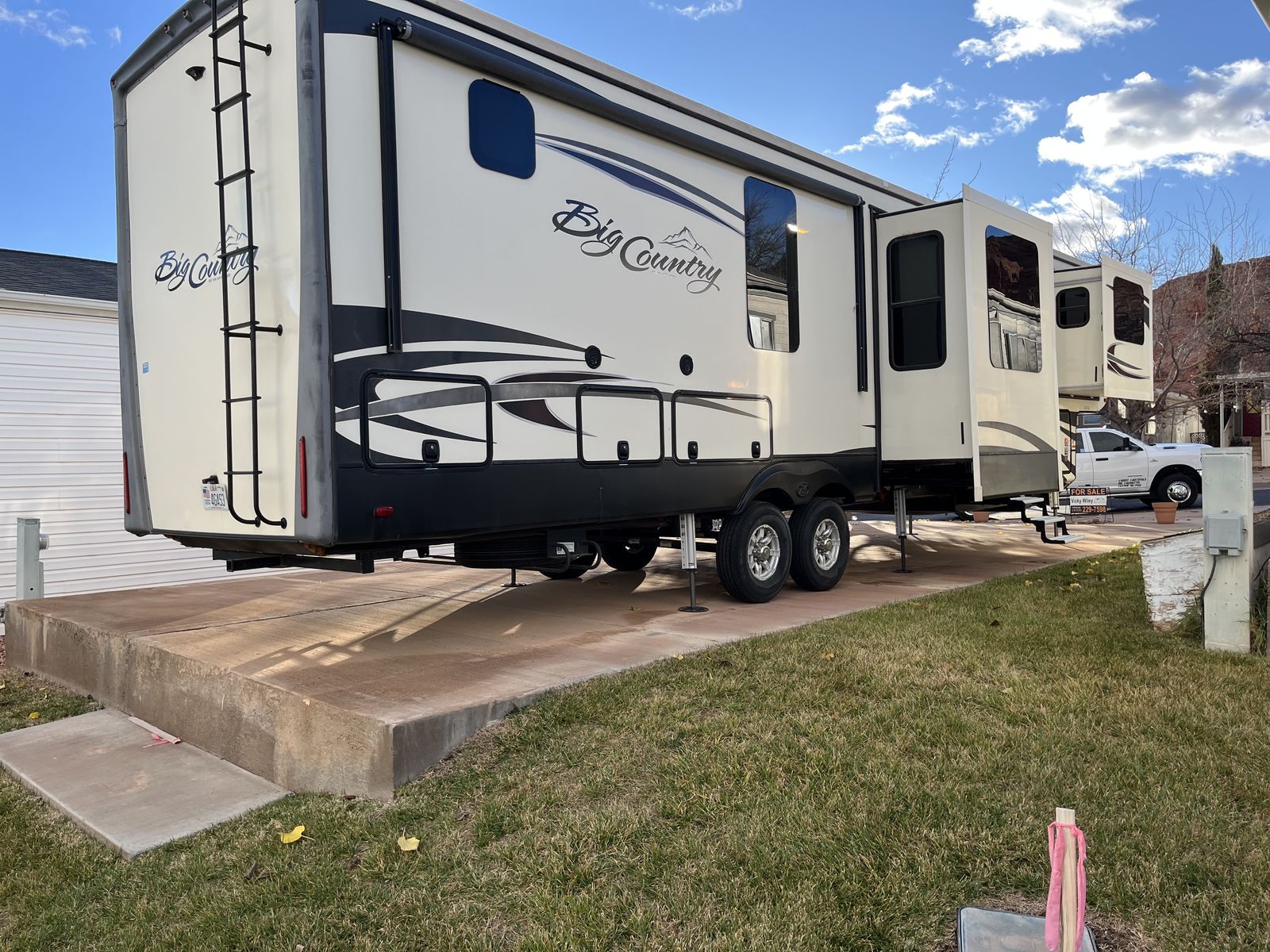 Luxury Fifth Wheel Trailer for Sale - Big Country 2019 HTLD 3950