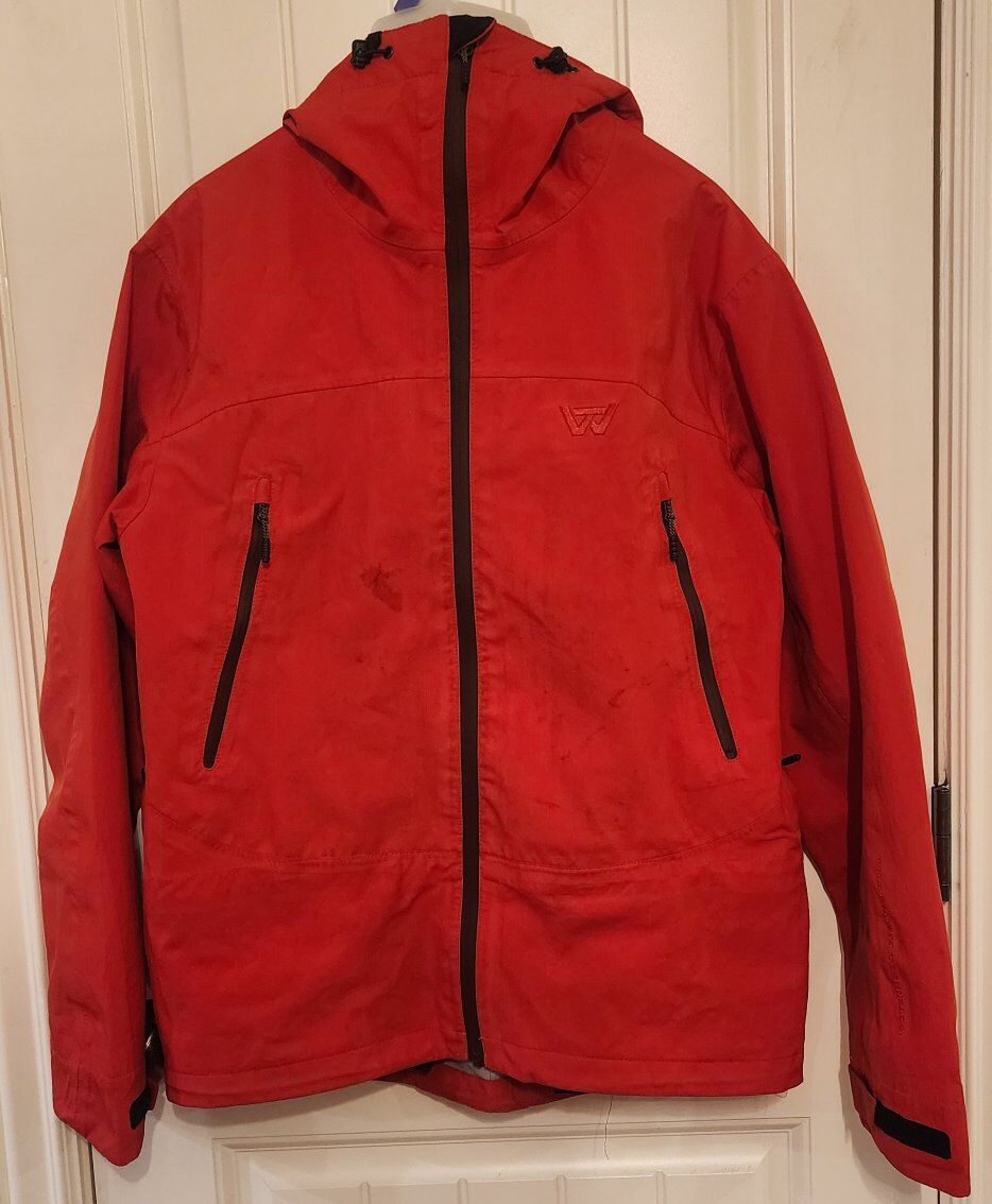 WILDERNESS TECHNOLOGY WATERPROOF SHELL SIZE SMALL