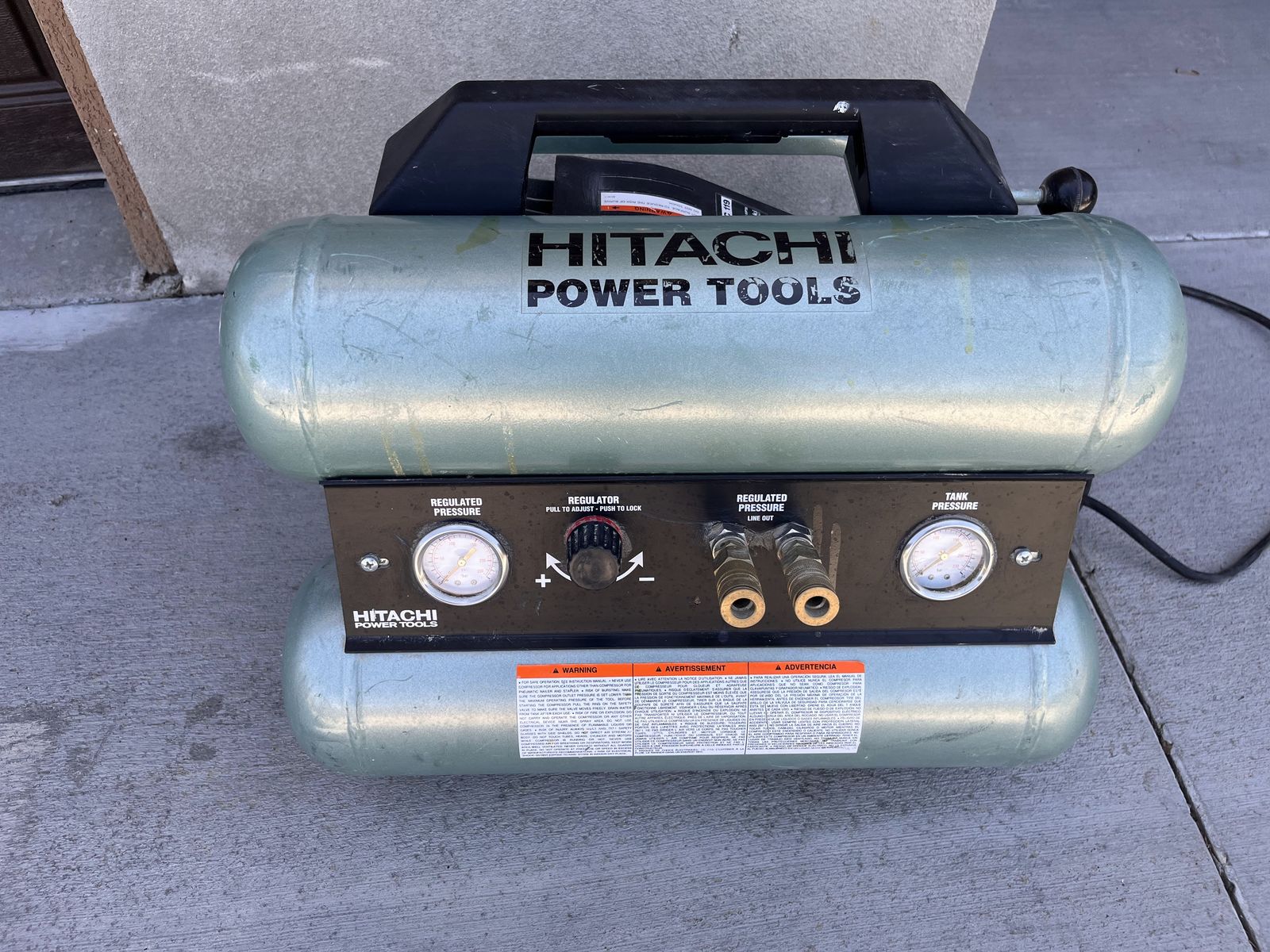 Hitachi EC 119 4-Gallon Twin-Stack Air Compressor
