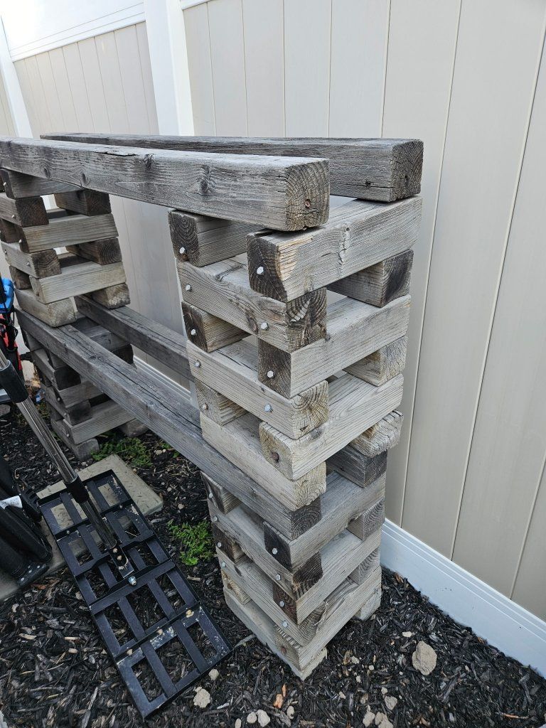 truck camper/shell cap stands