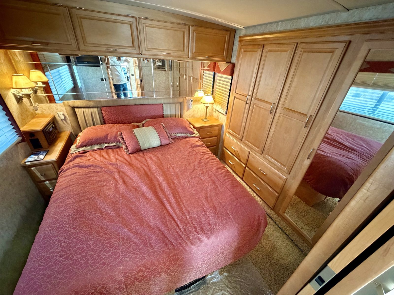 Main image 12