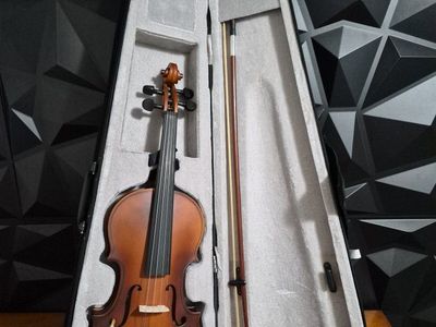 Mendini By Cecilio Violin 4/4 Full Size Model MV300 For Beginners - Hand. Excellent Conditions! Almost New.