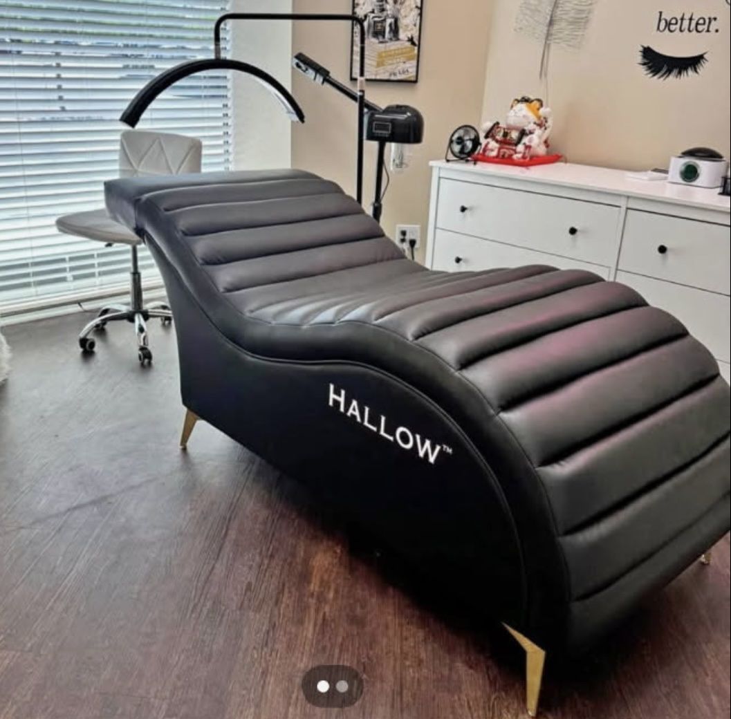 HALLOW Black Lash Bed/Recliner - Ergonomic Cushioned Design for Eyelash Extensions/Salon