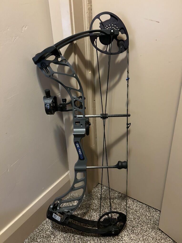 G5 Quest compound bow