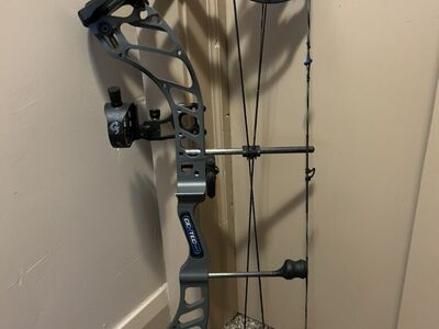 G5 Quest compound bow