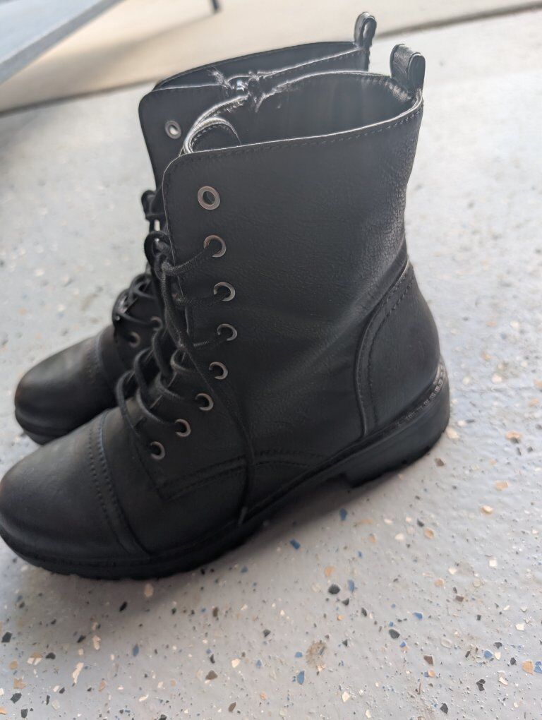 Black Boots