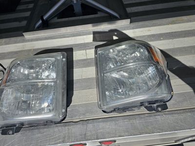 2011 - 2016 FORD SUPERDUTY HEADLIGHTS