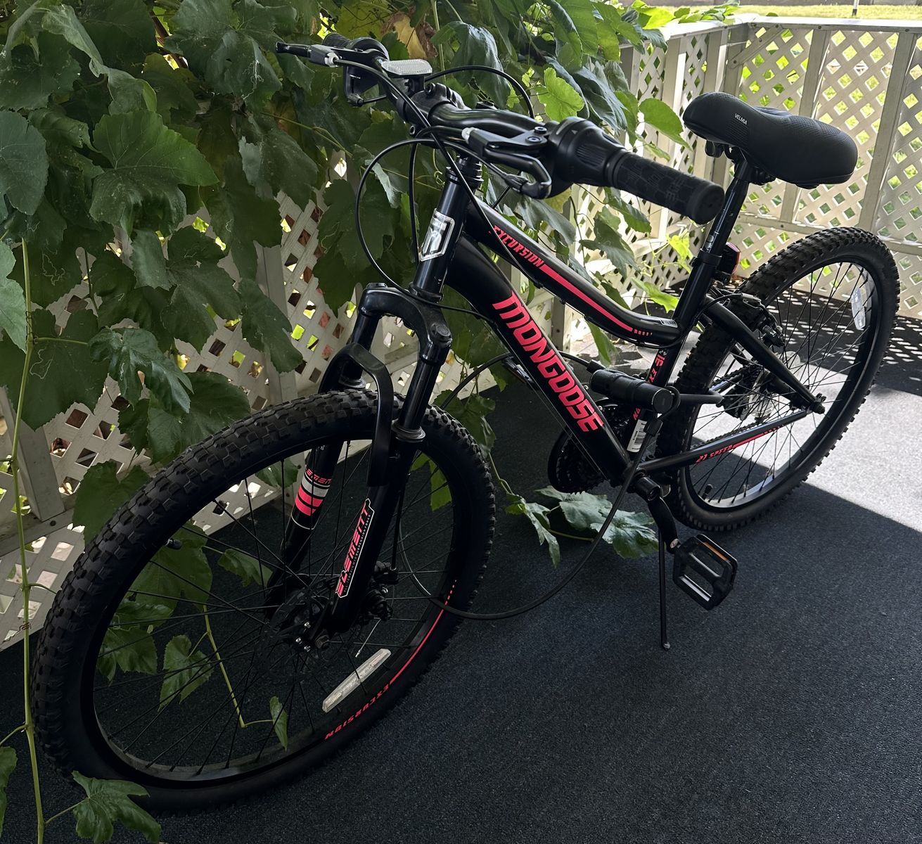 Mongoose Excursion 21-Speed Mountain Bike – Upgraded Velmia Seat + Kryptonite Lock included!