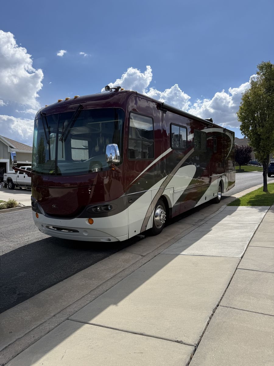 2006 Coachmen Cross Country SE 370DS Diesel Pusher
