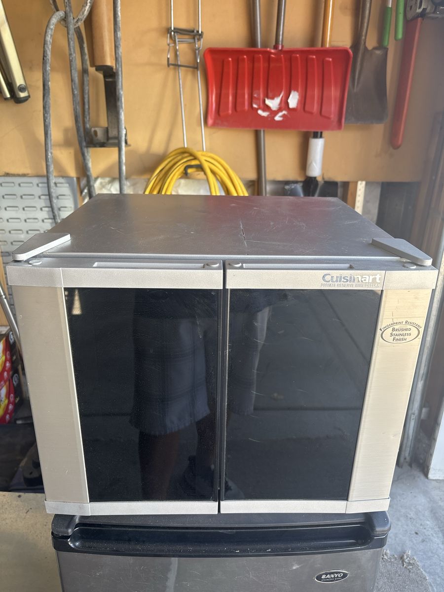 Cuisinart Private Reserve Wine Cellar Dual Zone 16-Bottle Stainless Steel Wine Cooler