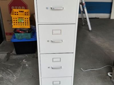 Hon 4 drawer filing cabinet