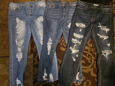 Cute Women's Jeans Size 16 For Sale!